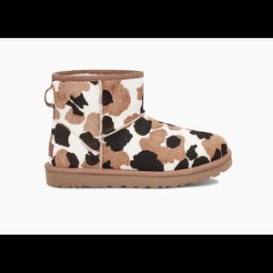 Ugg classic mini cow print boots like new condition! FREE GIFT